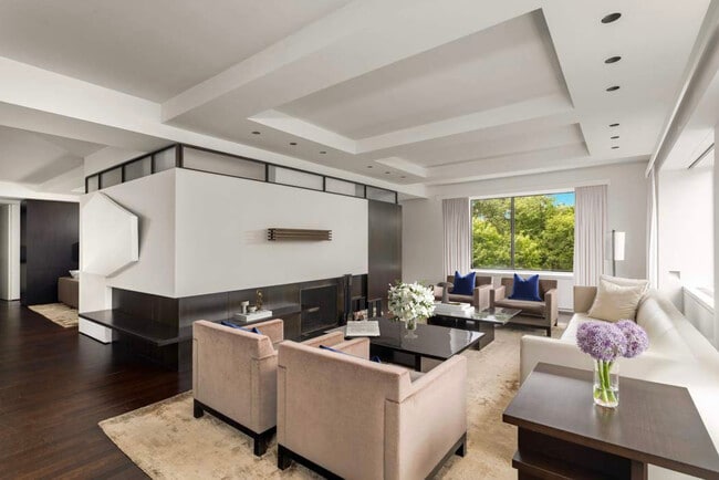 Photo - 230 Central Prk W