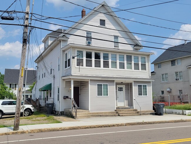 Building Photo - 311 N Main St Unit 1F