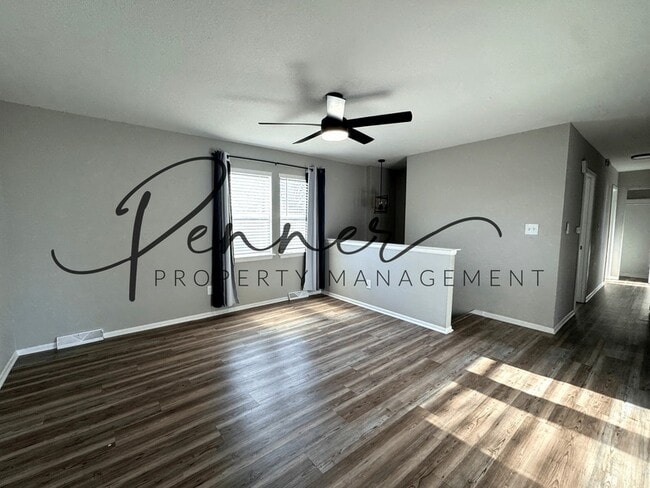 Photo - 710 NE Westwind Dr