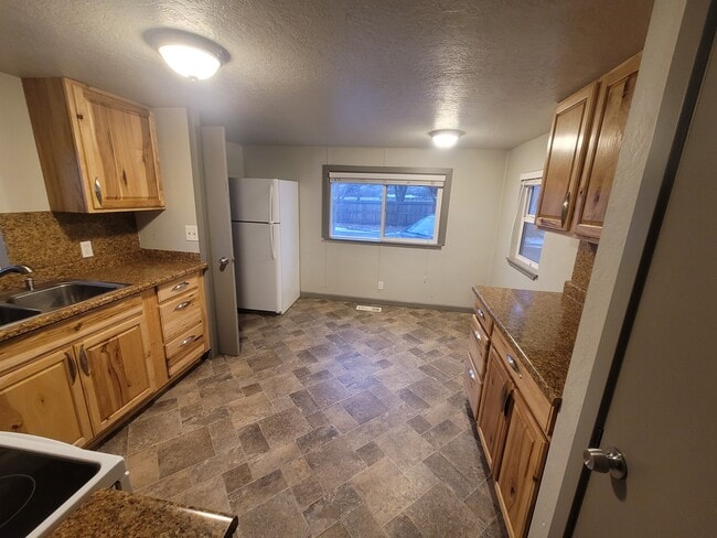 Photo - 24524 S Oak St