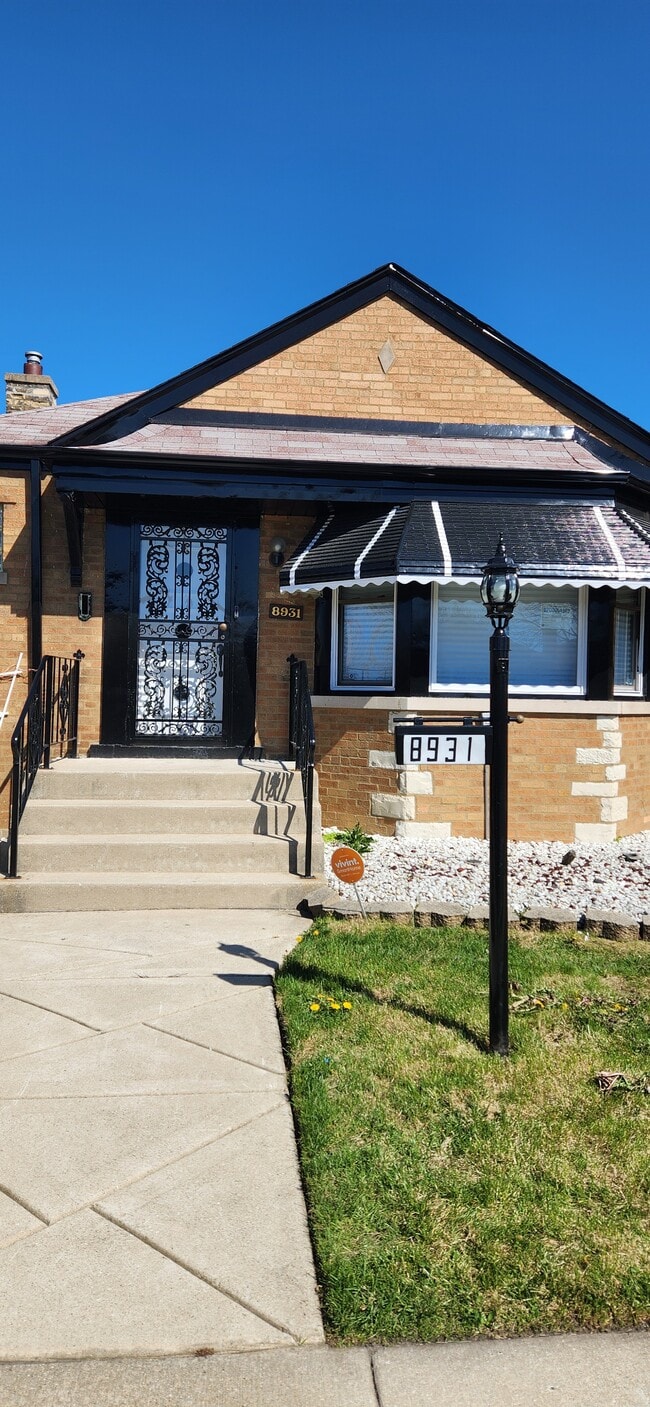 Photo - 8931 S Bennett Ave
