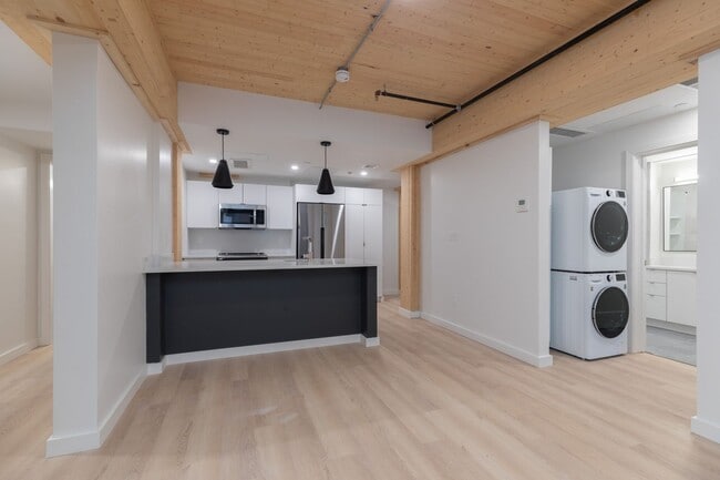 Photo - 13 E Lenox St