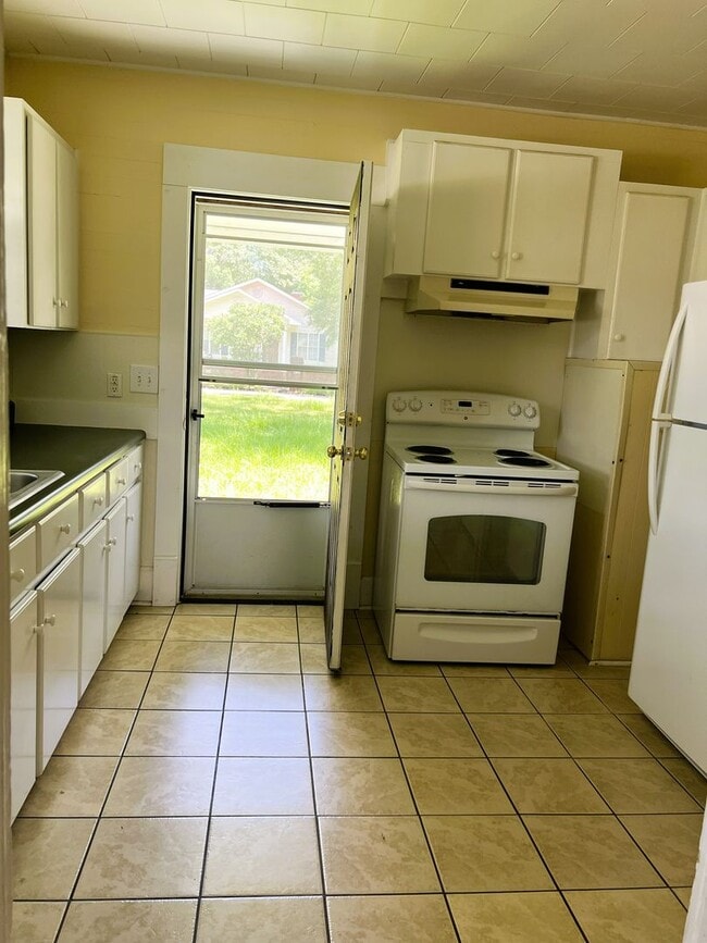 Photo - 5362 Smith St