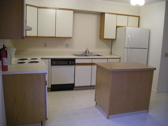 Photo - 700 W 47th Ave Unidad #2