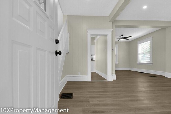 Photo - 2014 Floral Ave