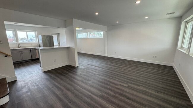 Photo - 566 N Elberon Ave