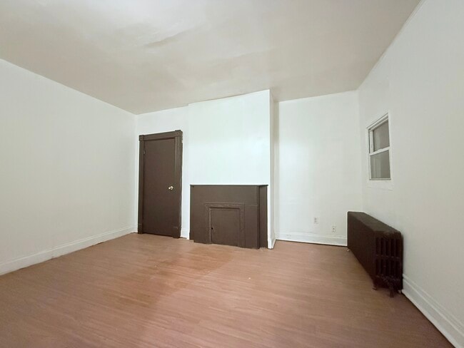 Photo - 242 Ophelia St House