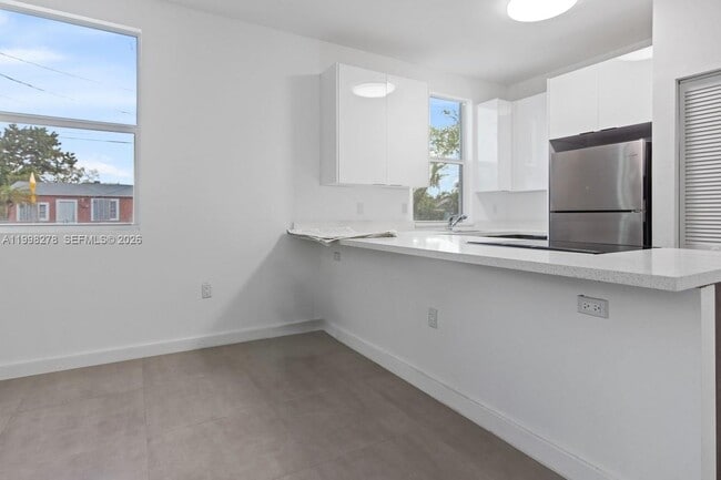 Photo - 1935 NW 71st St Unidad B