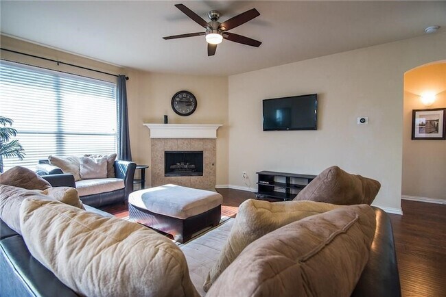 Photo - 1412 Kittyhawk Dr