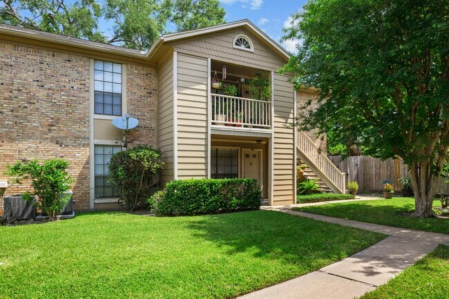 Building Photo - 1311 Antoine Dr Unit 111 Rental