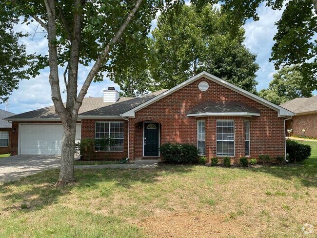 Building Photo - Beautiful Brick Home in Mt Juliet - Pet Fr...