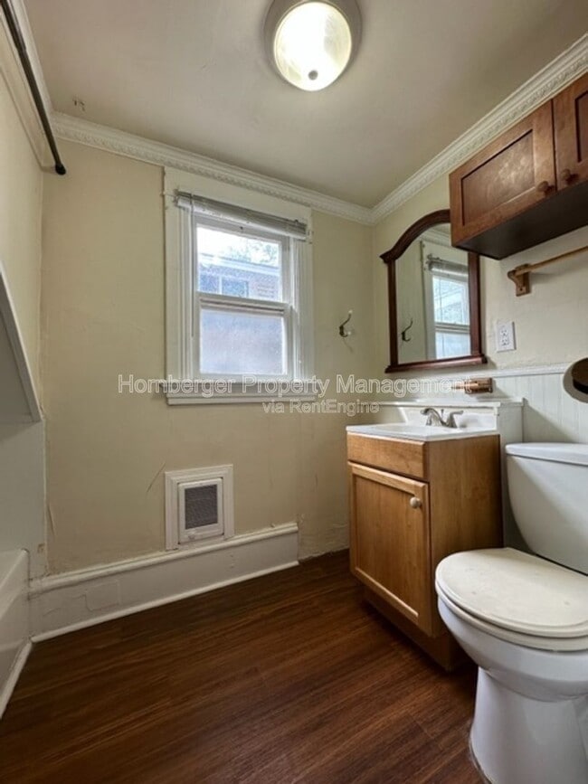Photo - 904 W Spofford Ave
