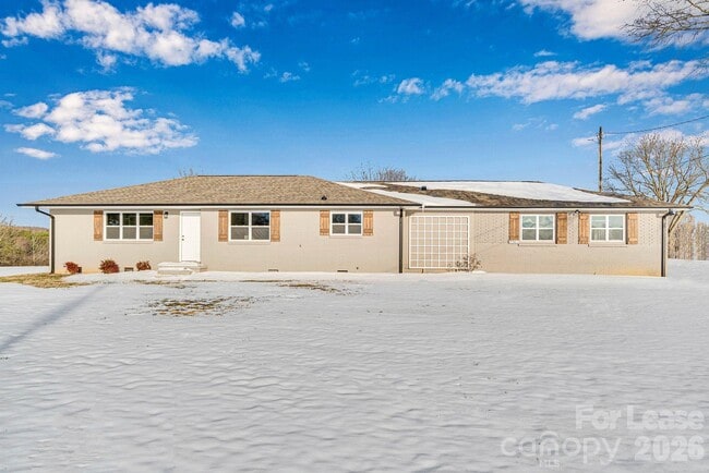 Building Photo - 2765 Long Cir