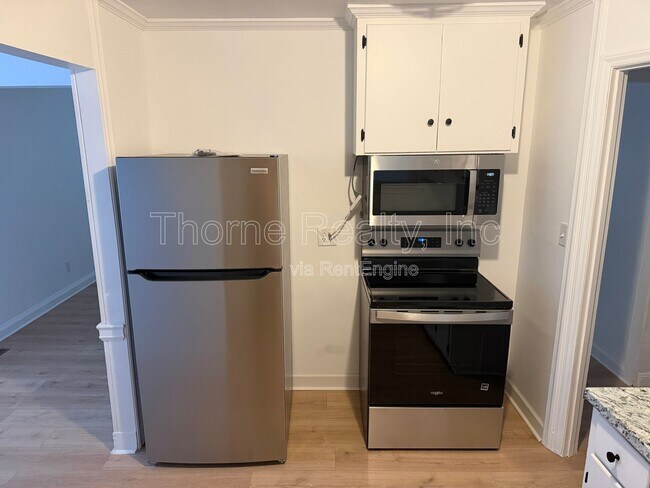 Photo - 1004 Moore St