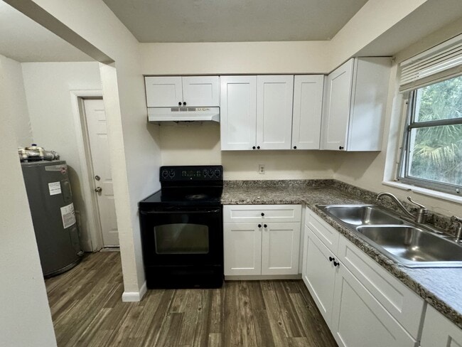 Photo - 1148 Short St