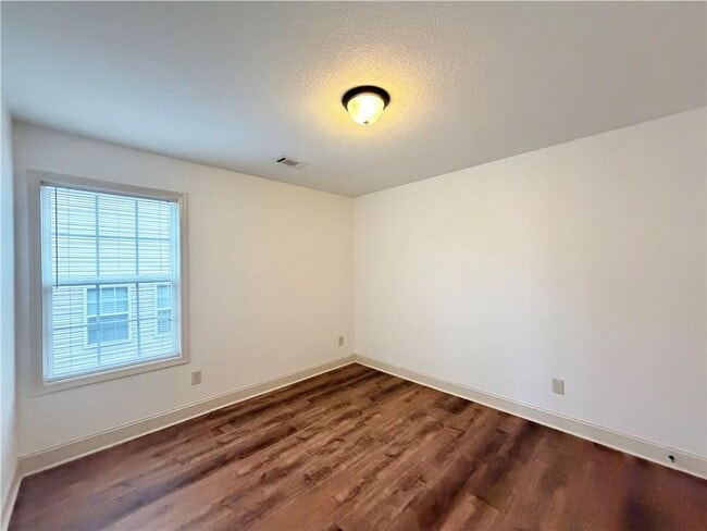 Photo - 292 Jameston Dr