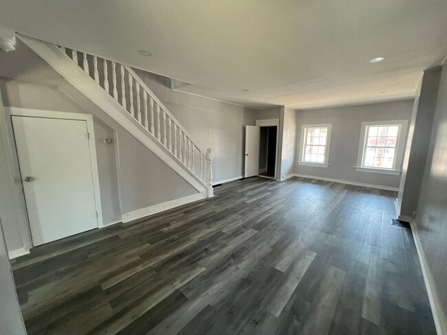 Photo - 822 E State St