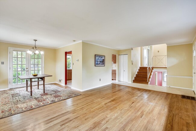 Photo - 2511 Harmon Rd