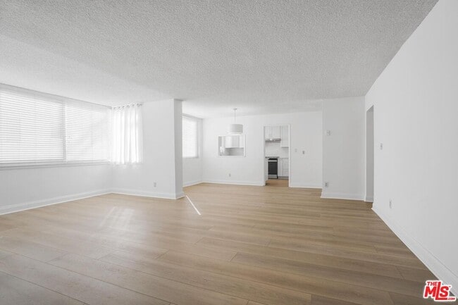 Photo - 930 3rd St Unit 107