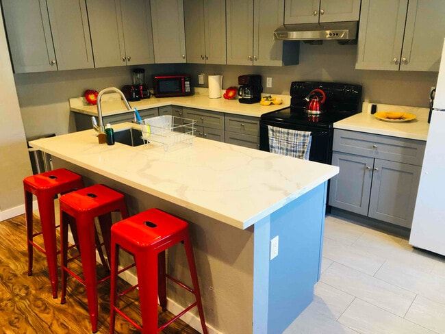 Photo - 2241 Village Ct Unidad 3