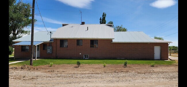 Photo - 1582 N 1400 W Unidad # 2