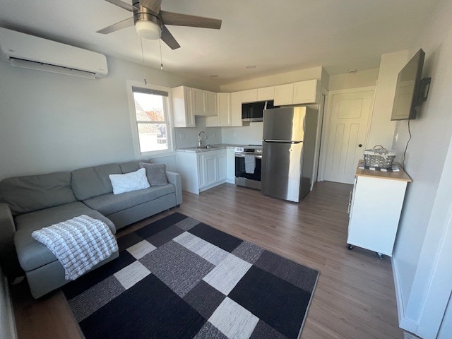 Building Photo - 807 E State St Unit 1