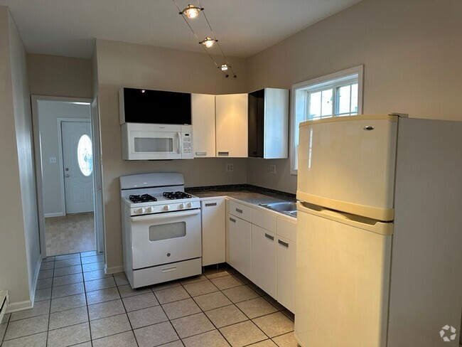 Building Photo - 656 3rd Ave Unit 1 Rental
