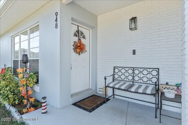 Photo - 948 Canada St NE