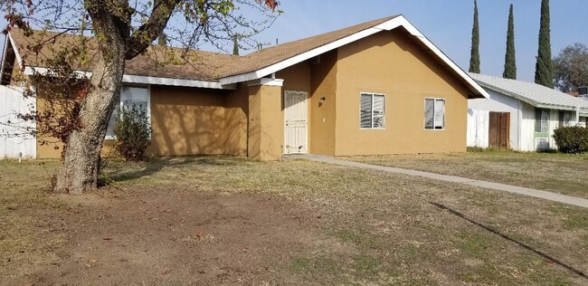 SW-Bakersfield 3 Bedrooms-2 bath - SW-Bakersfield 3 Bedrooms-2 bath House