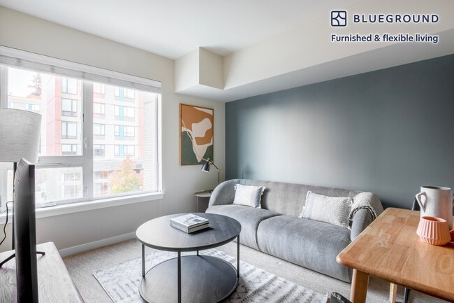 Building Photo - 2720 152nd Ave NE Rental