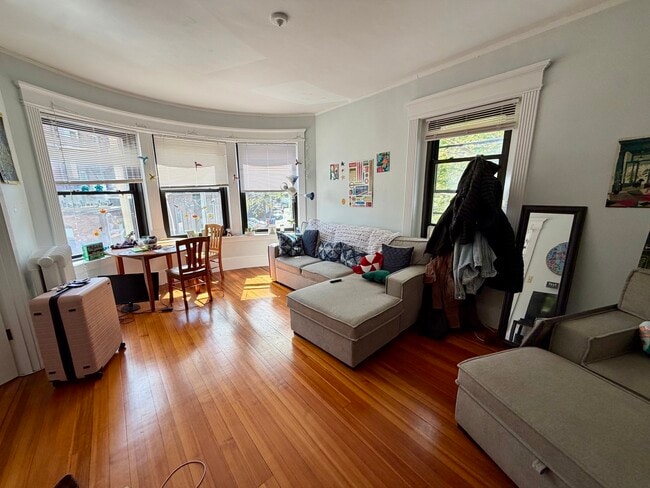 Building Photo - 5 Winchester St Unit 202