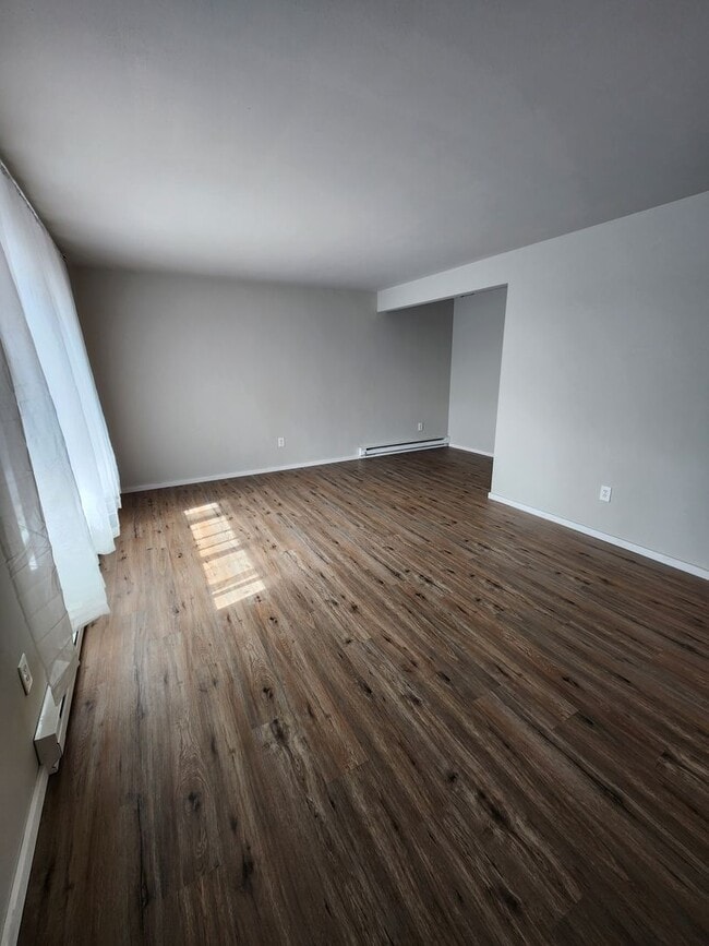 Photo - Thomsen 1580-1584 Unit 1584