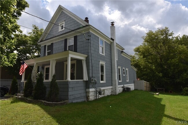 Building Photo - 625 Addison St