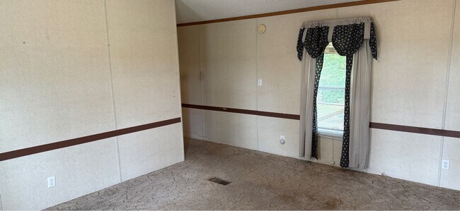 Photo - 412 Schaal Rd