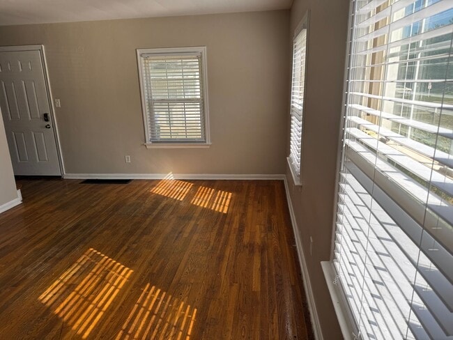 Photo - 379 N Roosevelt Ave Unit 379 N Roosevelt Ave- 2