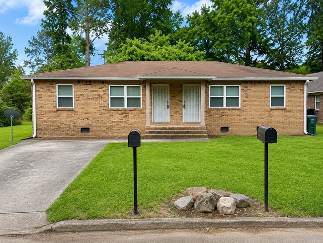 Building Photo - 5610 Spring Garden Ln
