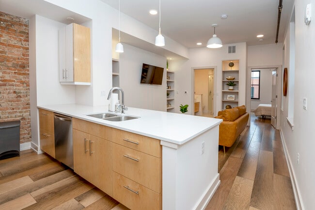 Building Photo - 1508 Race St Unit OTR Condo