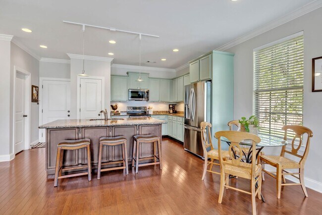 Photo - Holiday Promo. 1/2 off first months rent.....