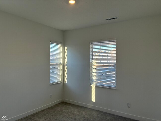 Photo - 2835 Woods Edge Dr