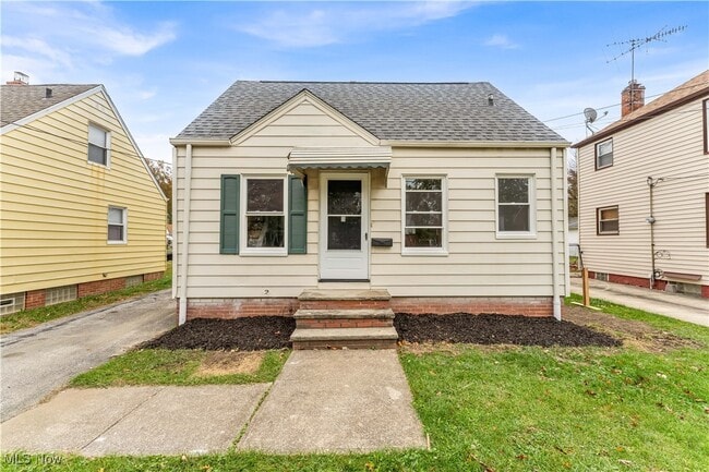 Building Photo - 441 E 250th St