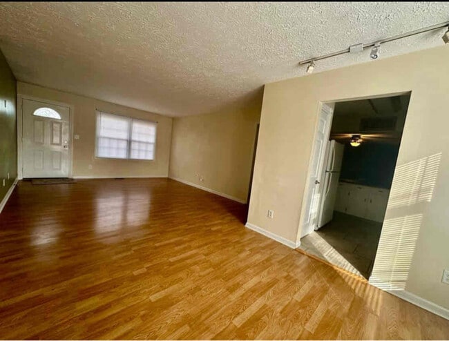 Photo - 8021 Knollgate Ct