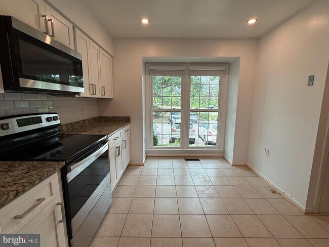 Photo - 5832 Apsley House Ct