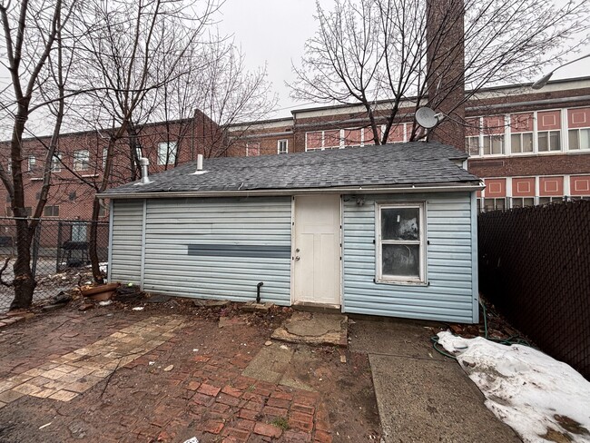 Building Photo - 247 Inslee Pl Unit 3