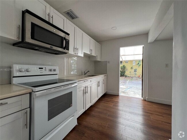 Building Photo - 1334 SW 1st St Rental
