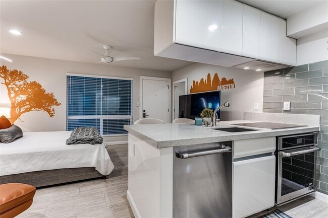 Photo - 3110 Red River St Unit D-107