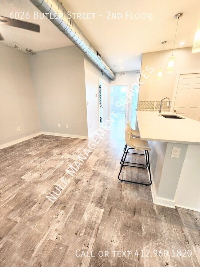 6026 Butler St Unidad 2nd Floor