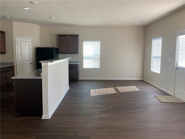 Photo - 960 Walnut Creek Cir