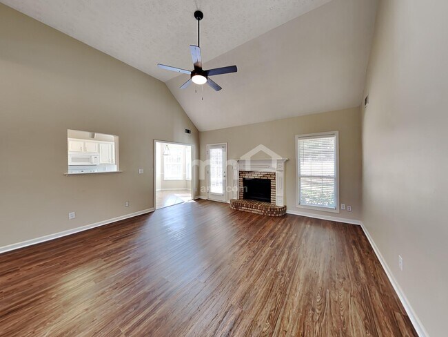 Photo - 440 Waverly Point Dr