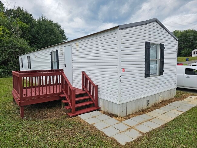 Building Photo - 210 Jamback Rd