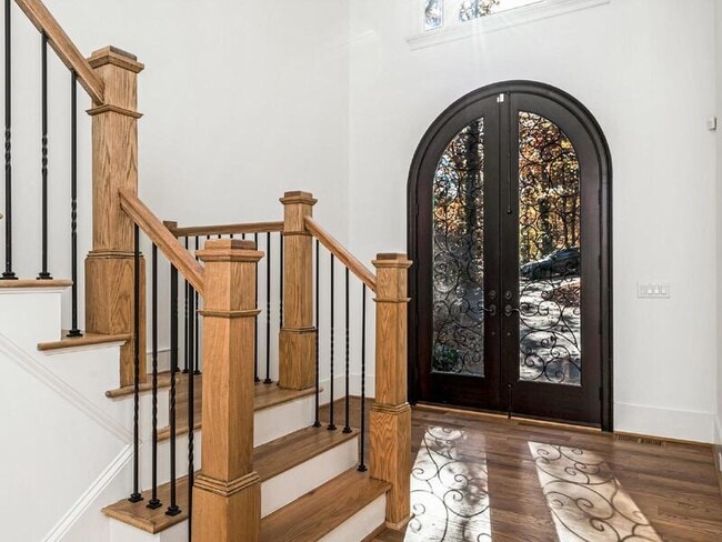 Photo - 5516 Hardison Rd